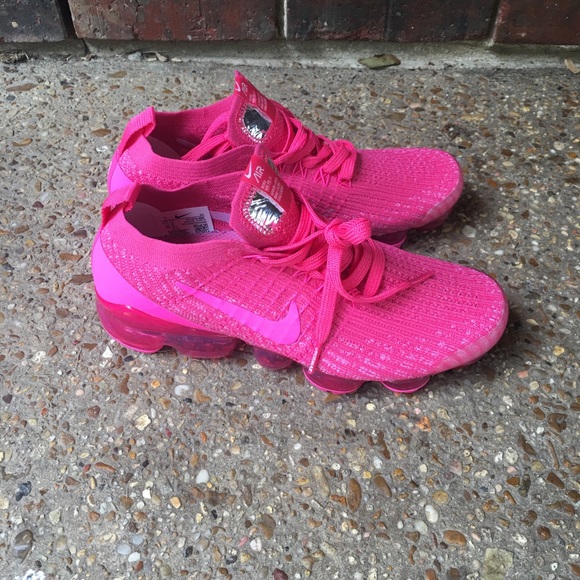 hyper pink vapormax